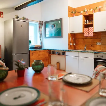 Schwalbennest Velden フェルデン・アム・ヴェルターゼー